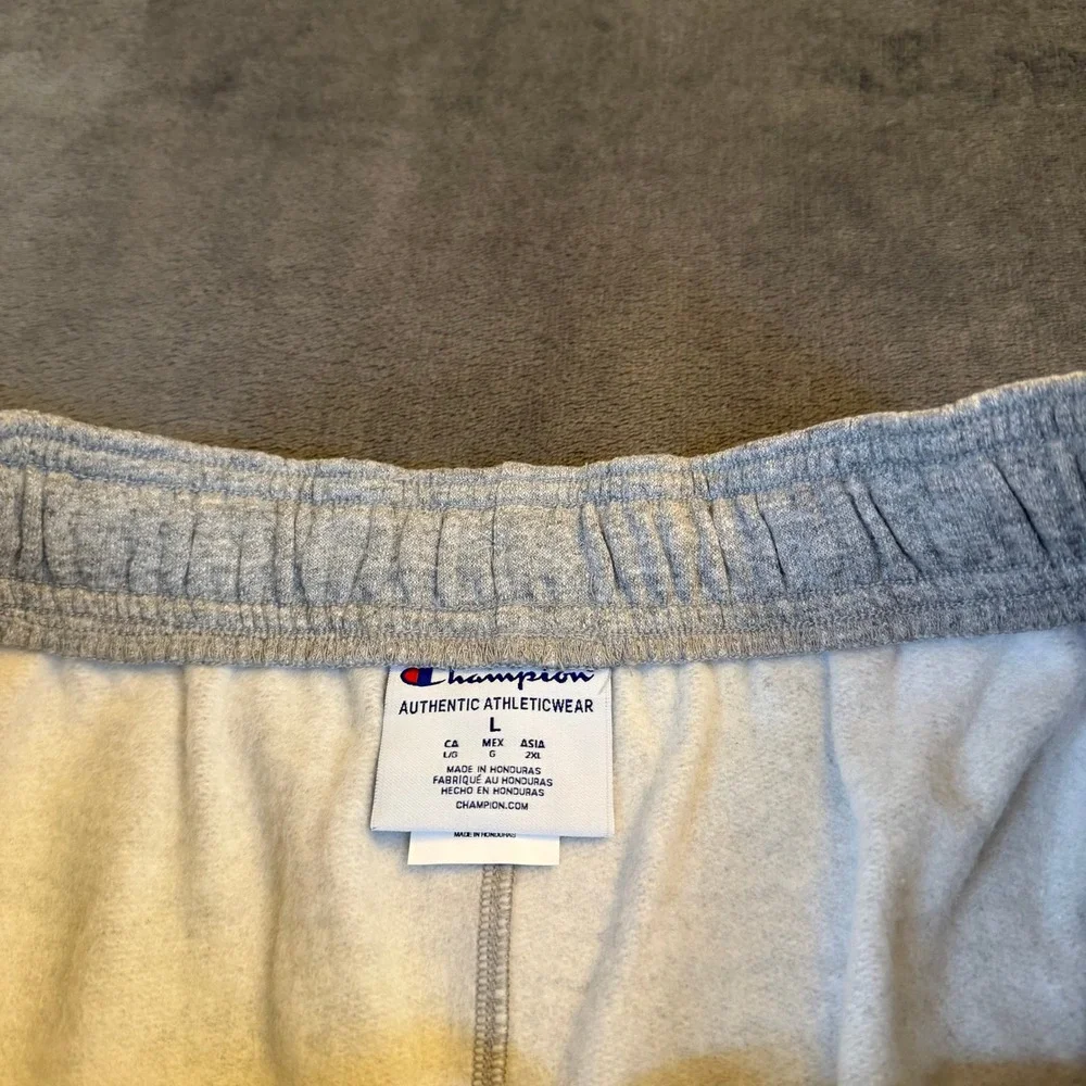 Champion Glen Arbor Fleece Shorts Grey Elastic Waist Raw Hem Mens Large‎ NWT